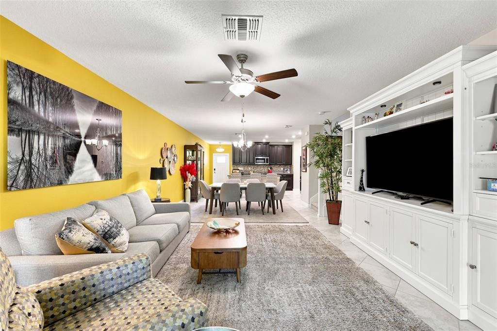 For Sale: $289,900 (2 beds, 2 baths, 1713 Square Feet)
