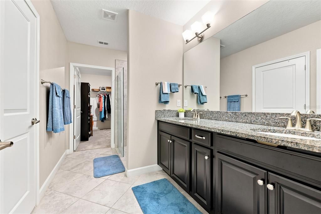 For Sale: $289,900 (2 beds, 2 baths, 1713 Square Feet)