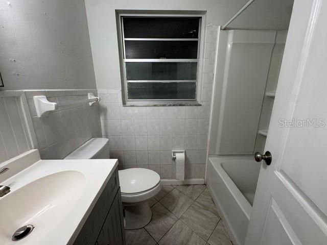 В аренду: $2,100 (3 спален, 1 ванн, 1326 Квадратных фут)