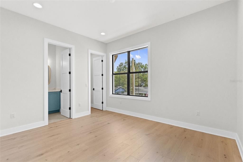 En Venta: $1,749,000 (5 camas, 4 baños, 3200 Pies cuadrados)
