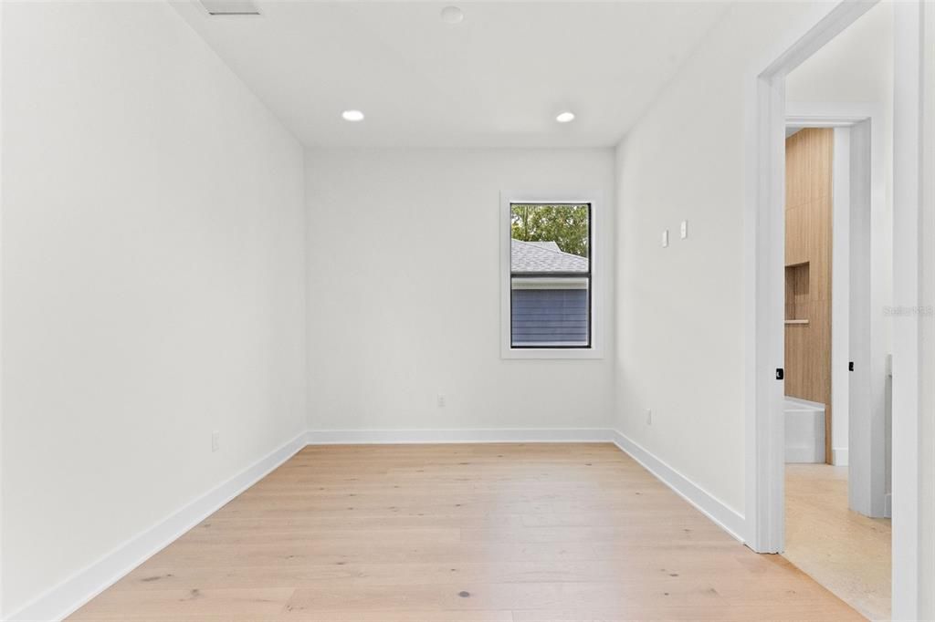 En Venta: $1,749,000 (5 camas, 4 baños, 3200 Pies cuadrados)