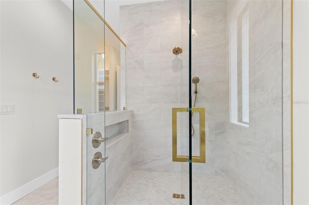 En Venta: $1,749,000 (5 camas, 4 baños, 3200 Pies cuadrados)