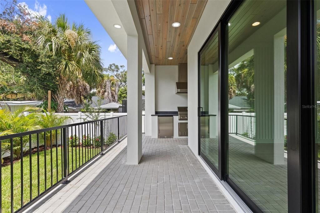 En Venta: $1,749,000 (5 camas, 4 baños, 3200 Pies cuadrados)