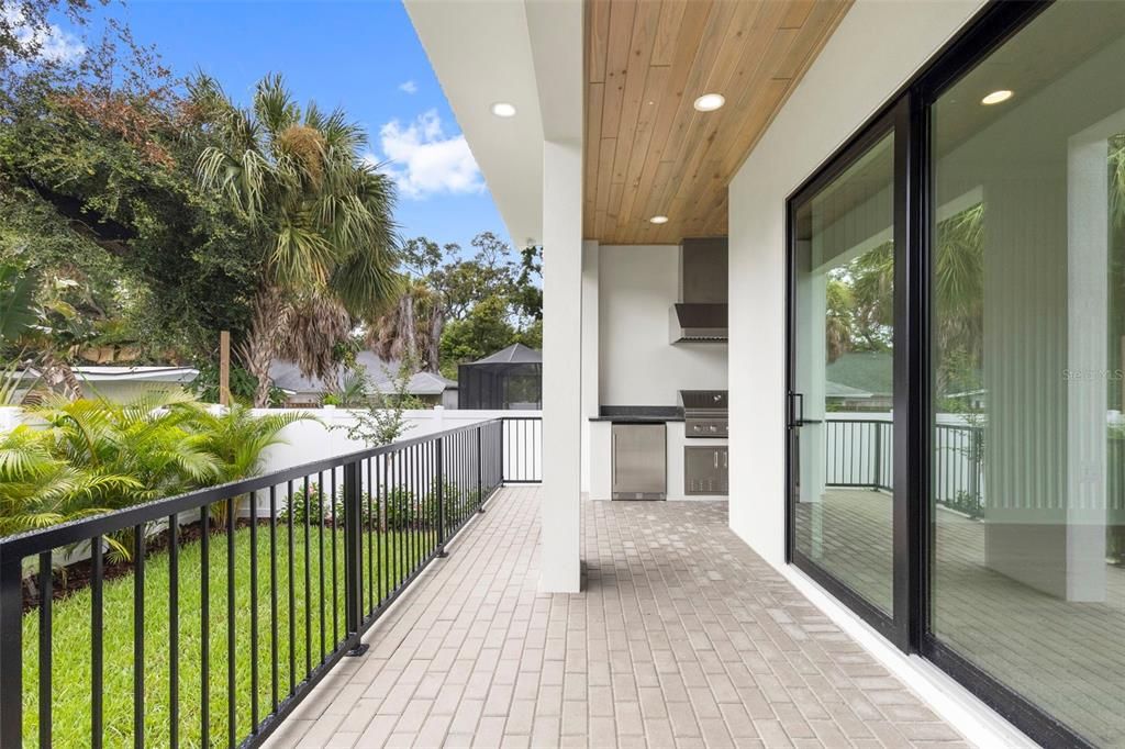 En Venta: $1,749,000 (5 camas, 4 baños, 3200 Pies cuadrados)