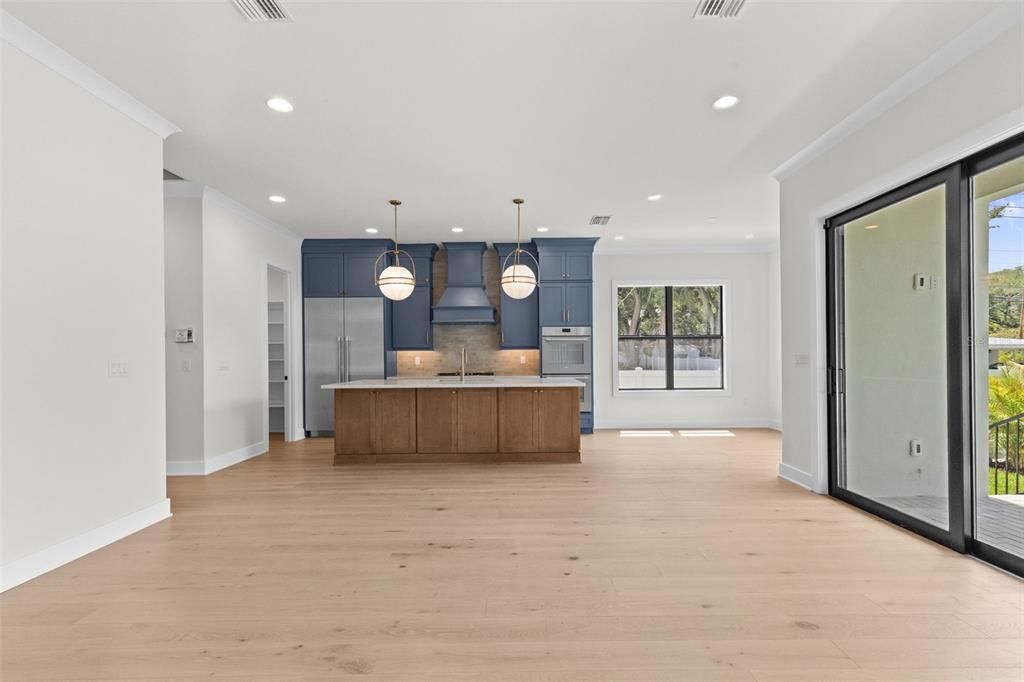 En Venta: $1,749,000 (5 camas, 4 baños, 3200 Pies cuadrados)