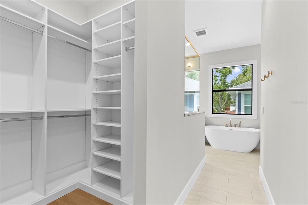 En Venta: $1,749,000 (5 camas, 4 baños, 3200 Pies cuadrados)