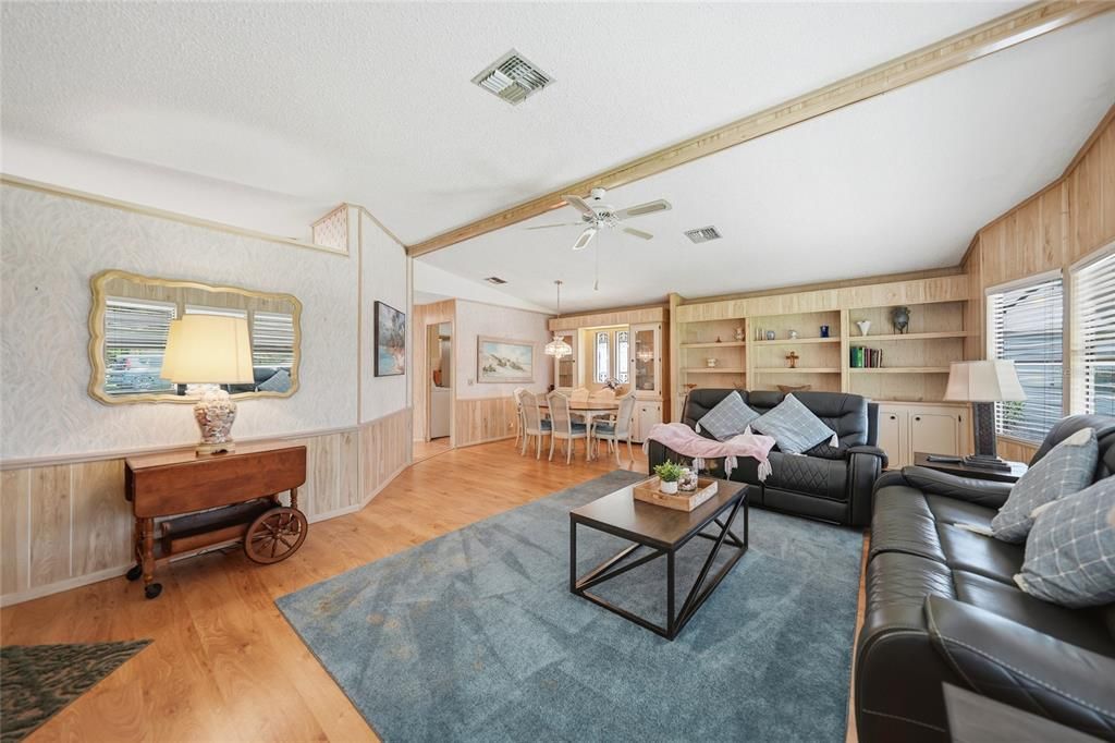 На продажу: $219,900 (2 спален, 2 ванн, 1481 Квадратных фут)