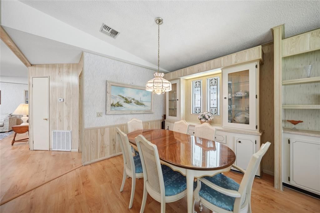 На продажу: $219,900 (2 спален, 2 ванн, 1481 Квадратных фут)