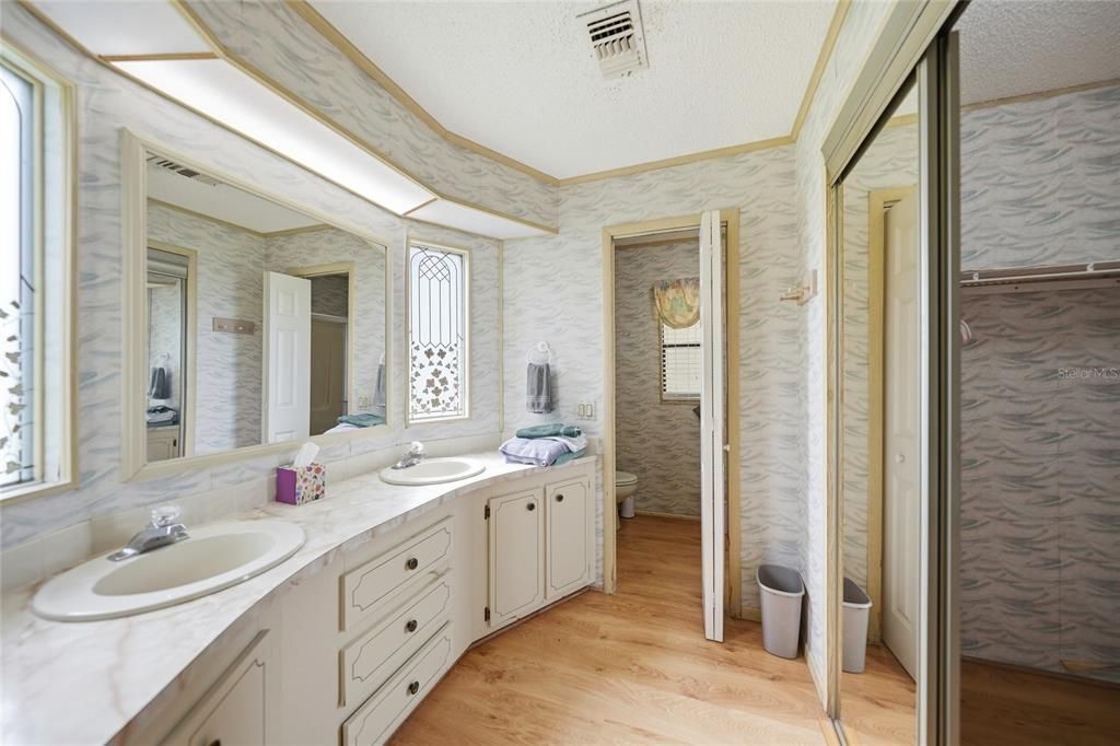 На продажу: $219,900 (2 спален, 2 ванн, 1481 Квадратных фут)