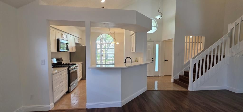 For Rent: $2,500 (3 beds, 2 baths, 1832 Square Feet)