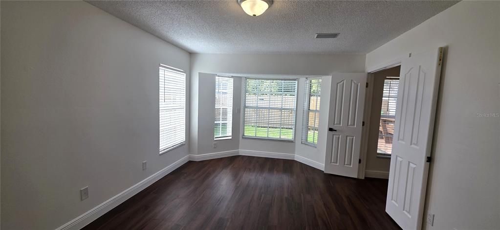 For Rent: $2,500 (3 beds, 2 baths, 1832 Square Feet)