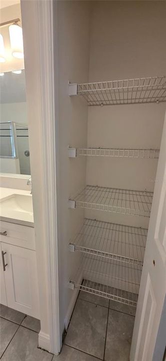 For Rent: $2,500 (3 beds, 2 baths, 1832 Square Feet)
