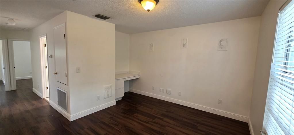 For Rent: $2,500 (3 beds, 2 baths, 1832 Square Feet)