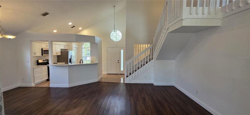 For Rent: $2,500 (3 beds, 2 baths, 1832 Square Feet)