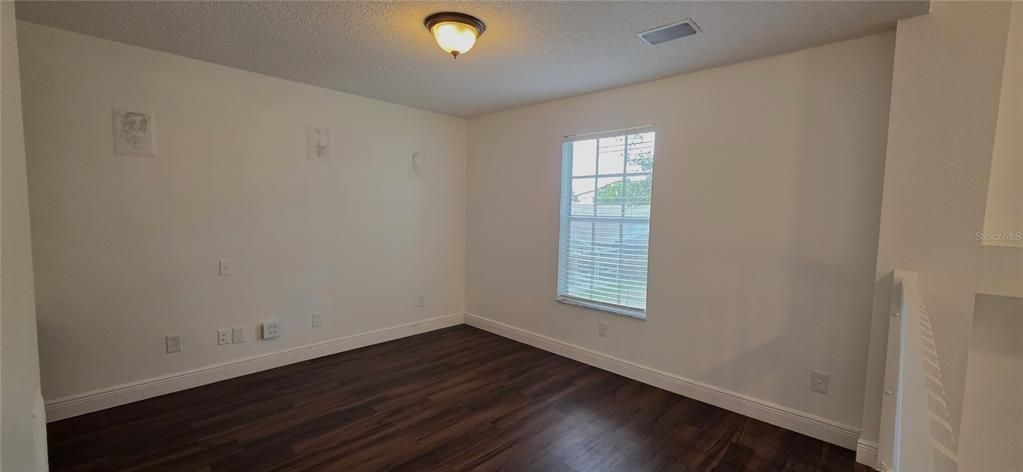 For Rent: $2,500 (3 beds, 2 baths, 1832 Square Feet)