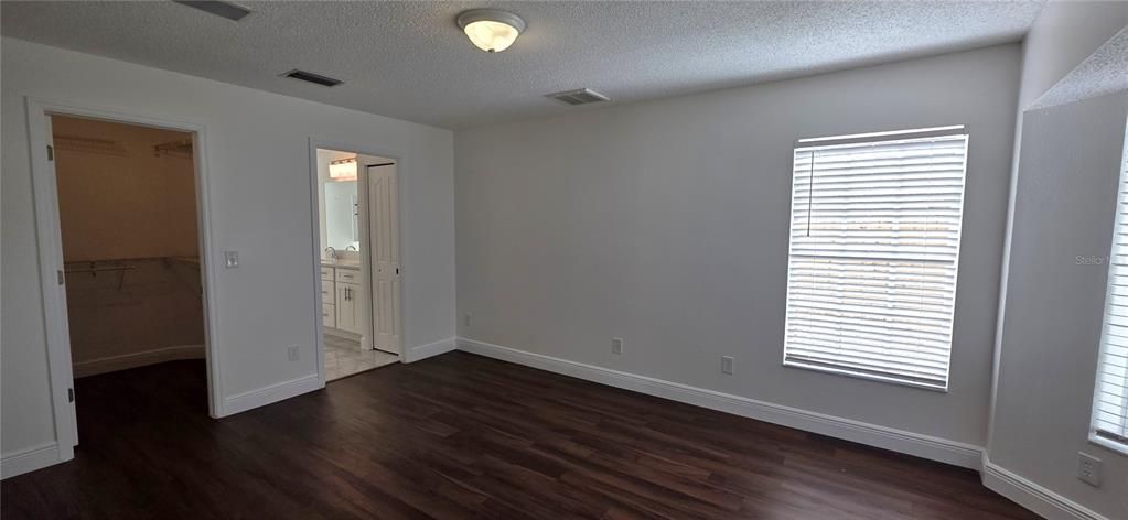 For Rent: $2,500 (3 beds, 2 baths, 1832 Square Feet)