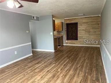 В аренду: $1,600 (2 спален, 1 ванн, 881 Квадратных фут)