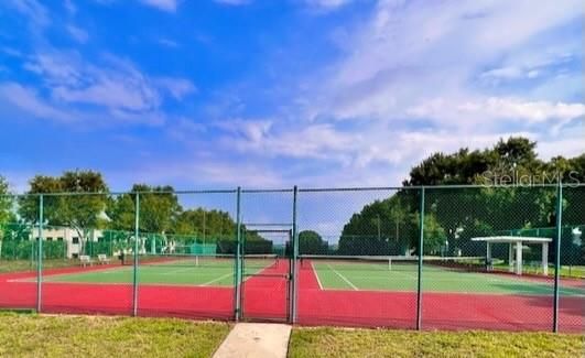 На продажу: $300,000 (2 спален, 2 ванн, 1273 Квадратных фут)