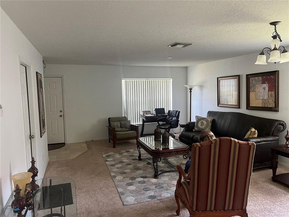 En Venta: $489,990 (4 camas, 2 baños, 2199 Pies cuadrados)