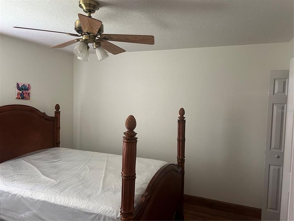 En Venta: $489,990 (4 camas, 2 baños, 2199 Pies cuadrados)
