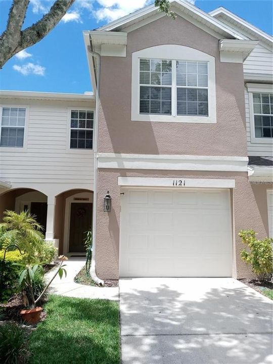 For Rent: $2,100 (3 beds, 2 baths, 1687 Square Feet)