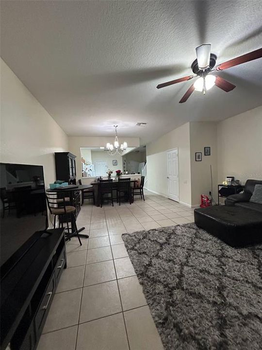 For Rent: $2,100 (3 beds, 2 baths, 1687 Square Feet)