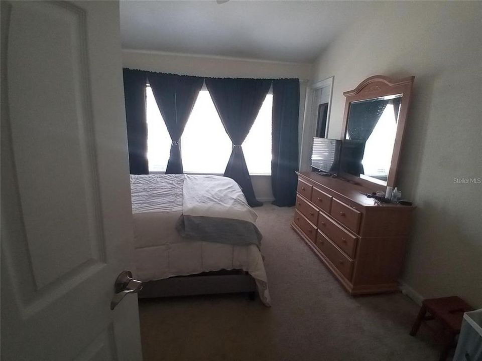 For Rent: $2,100 (3 beds, 2 baths, 1687 Square Feet)