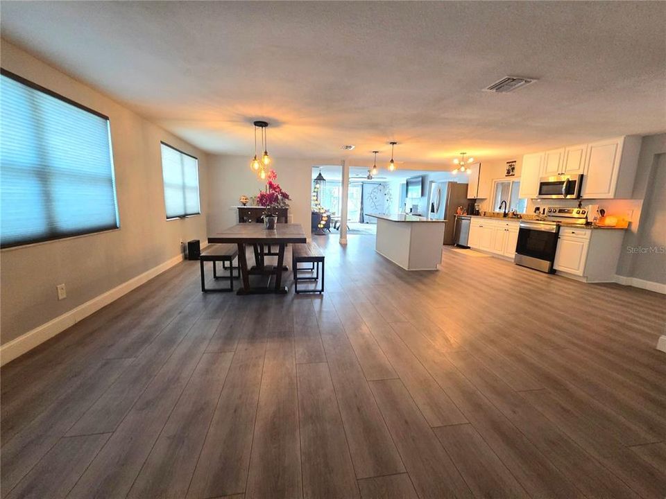 En Venta: $389,999 (3 camas, 2 baños, 1712 Pies cuadrados)