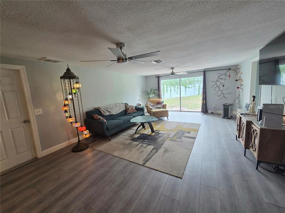 En Venta: $389,999 (3 camas, 2 baños, 1712 Pies cuadrados)