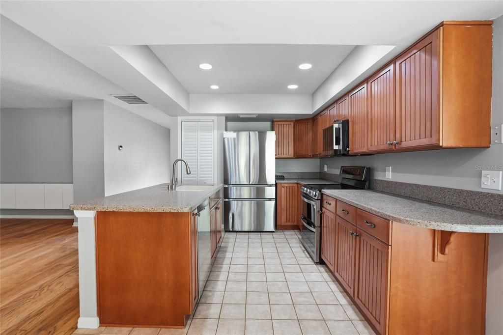 En Venta: $585,000 (4 camas, 2 baños, 2170 Pies cuadrados)