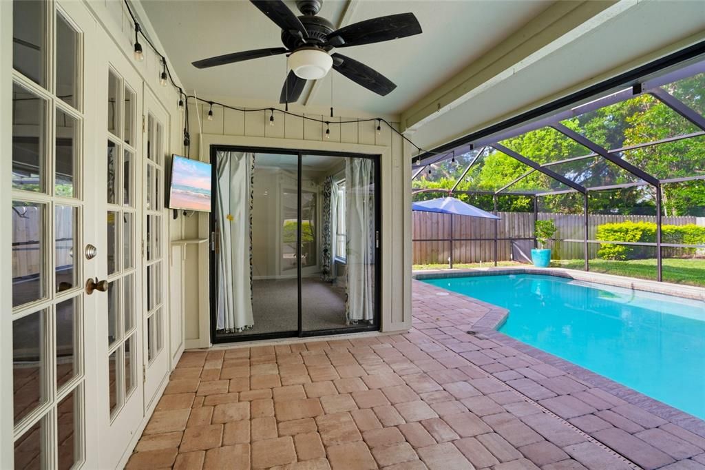 En Venta: $585,000 (4 camas, 2 baños, 2170 Pies cuadrados)