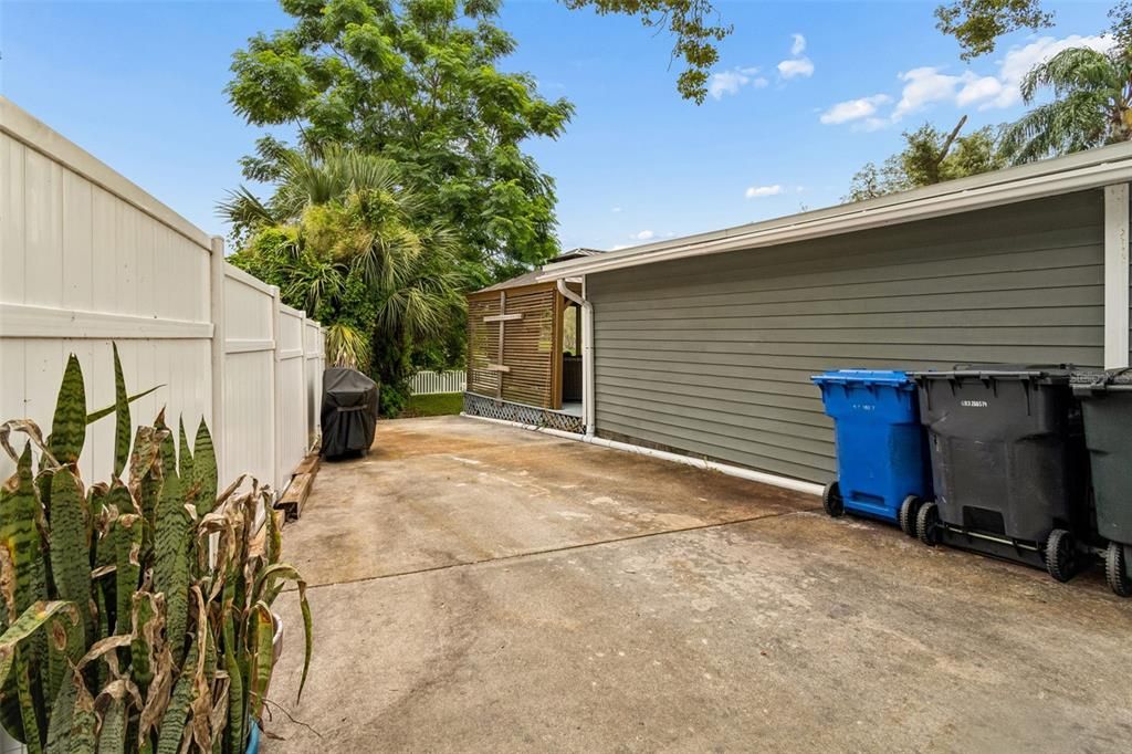 Activo con contrato: $422,000 (3 camas, 2 baños, 1176 Pies cuadrados)