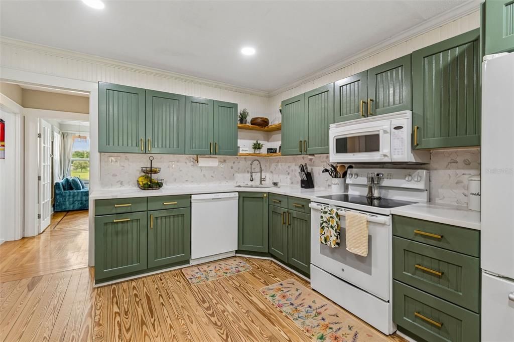 Activo con contrato: $422,000 (3 camas, 2 baños, 1176 Pies cuadrados)