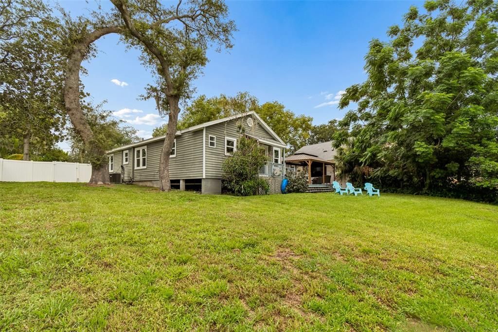 Activo con contrato: $422,000 (3 camas, 2 baños, 1176 Pies cuadrados)