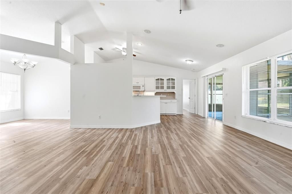En Venta: $319,900 (3 camas, 2 baños, 1617 Pies cuadrados)
