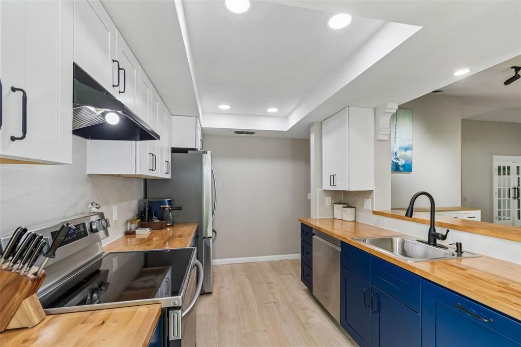 На продажу: $629,900 (3 спален, 2 ванн, 2046 Квадратных фут)