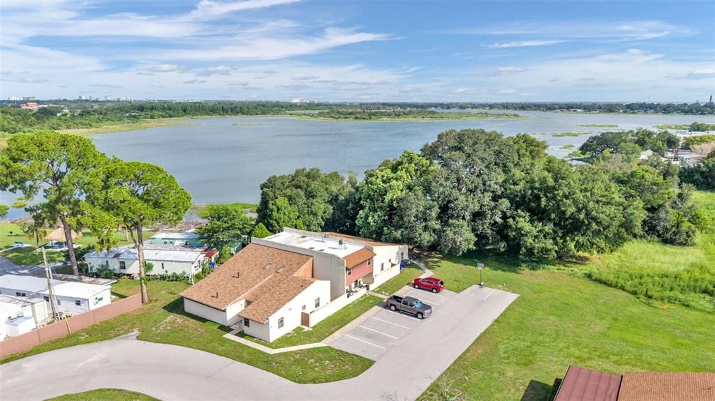Под контрактом: $149,000 (2 спален, 2 ванн, 1942 Квадратных фут)