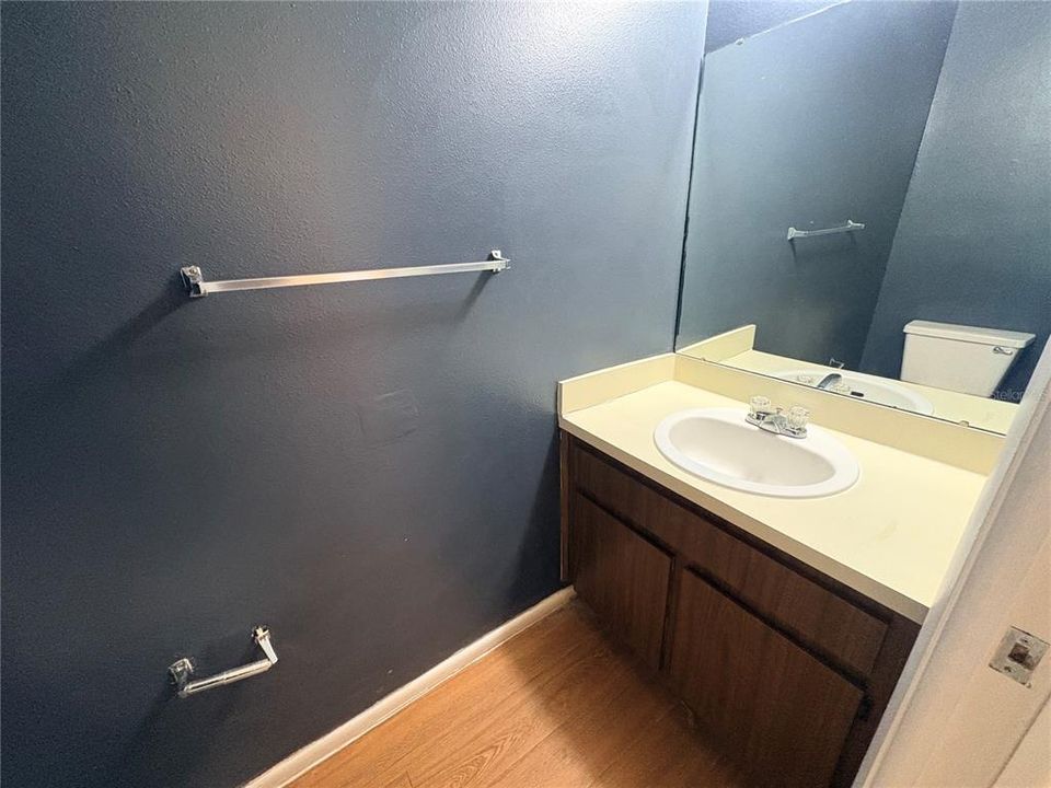 На продажу: $155,000 (2 спален, 2 ванн, 1250 Квадратных фут)