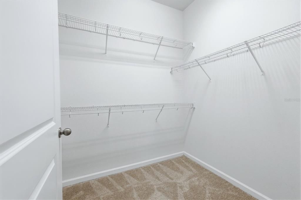 For Sale: $399,000 (3 beds, 3 baths, 1728 Square Feet)