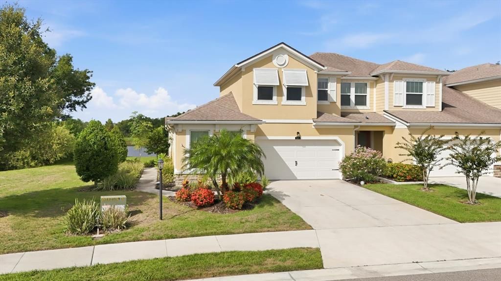 For Sale: $399,000 (3 beds, 3 baths, 1728 Square Feet)