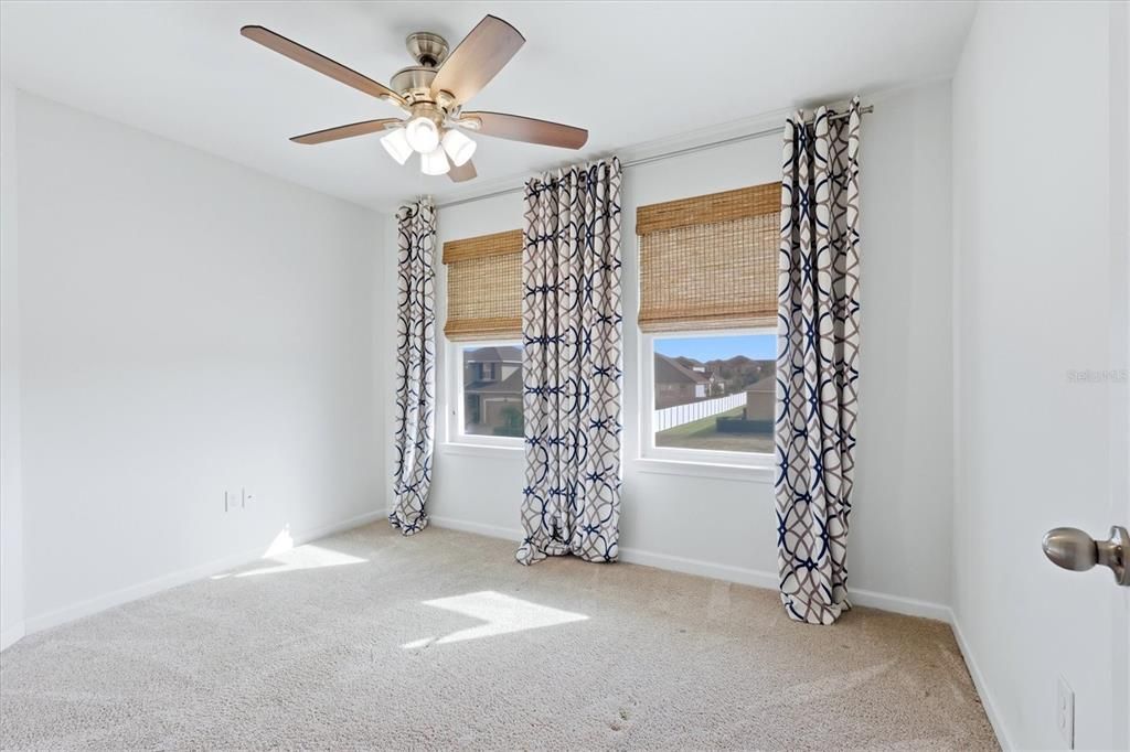For Sale: $399,000 (3 beds, 3 baths, 1728 Square Feet)