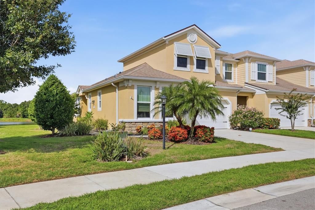 For Sale: $399,000 (3 beds, 3 baths, 1728 Square Feet)