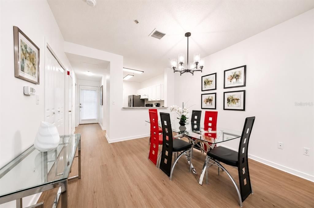 En Venta: $379,000 (2 camas, 2 baños, 1360 Pies cuadrados)