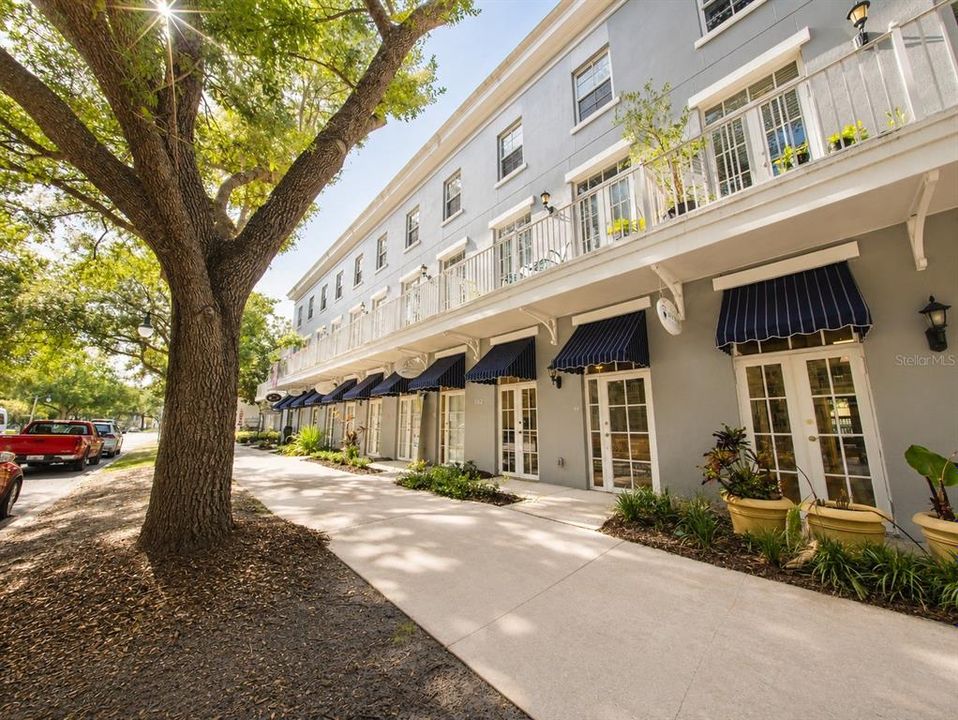 En Venta: $379,000 (2 camas, 2 baños, 1360 Pies cuadrados)
