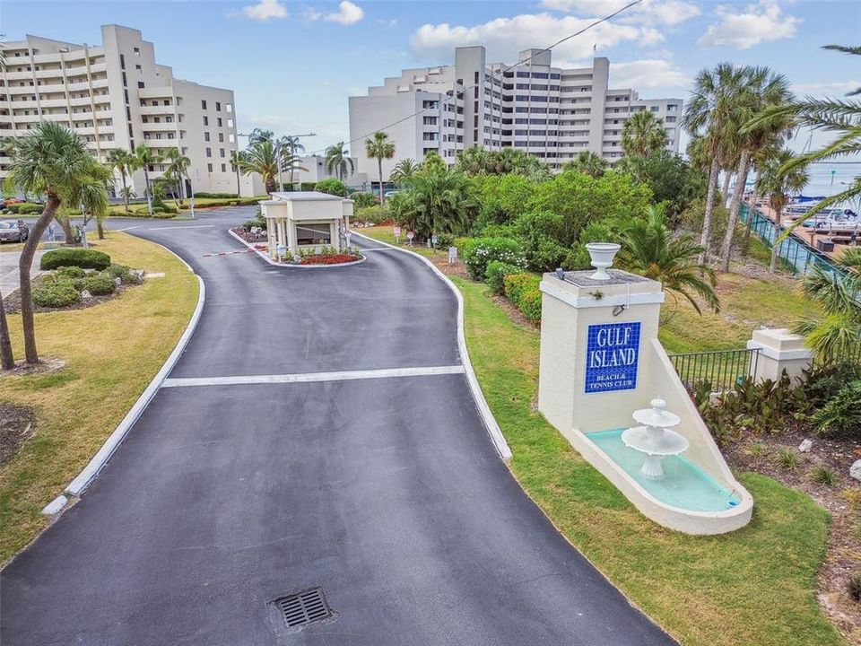 Active With Contract: $368,900 (1 beds, 1 baths, 733 Square Feet)