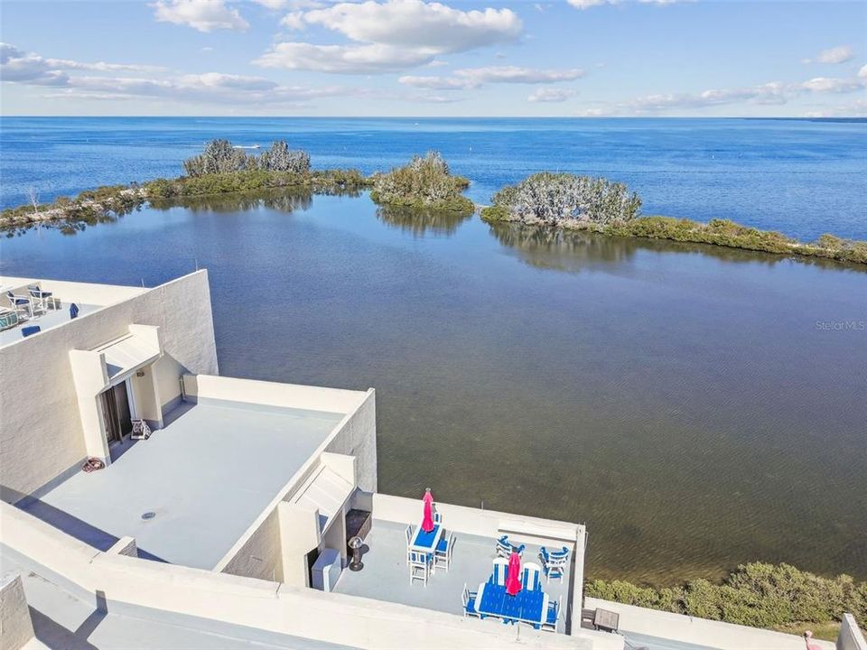 Active With Contract: $368,900 (1 beds, 1 baths, 733 Square Feet)