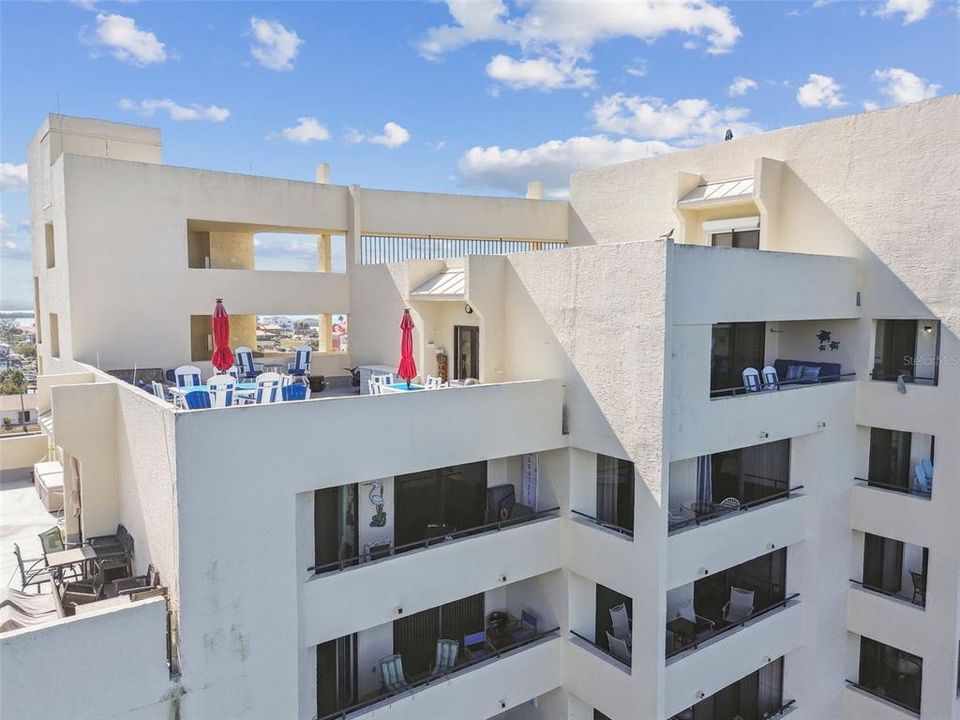 Active With Contract: $368,900 (1 beds, 1 baths, 733 Square Feet)