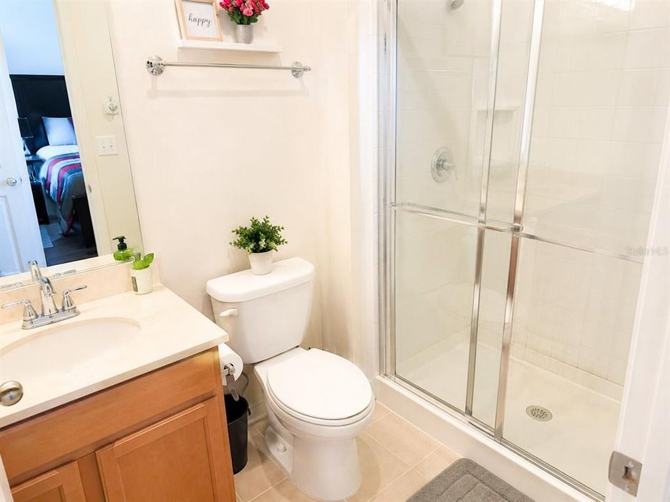 На продажу: $249,990 (2 спален, 2 ванн, 1161 Квадратных фут)