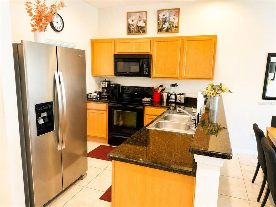 На продажу: $249,990 (2 спален, 2 ванн, 1161 Квадратных фут)