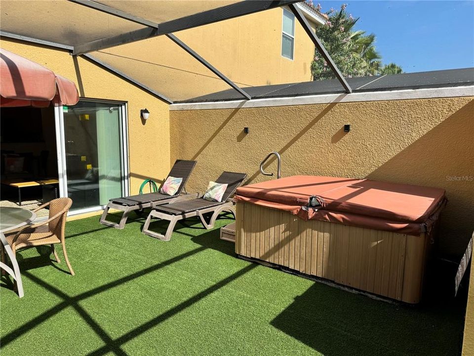 На продажу: $249,990 (2 спален, 2 ванн, 1161 Квадратных фут)